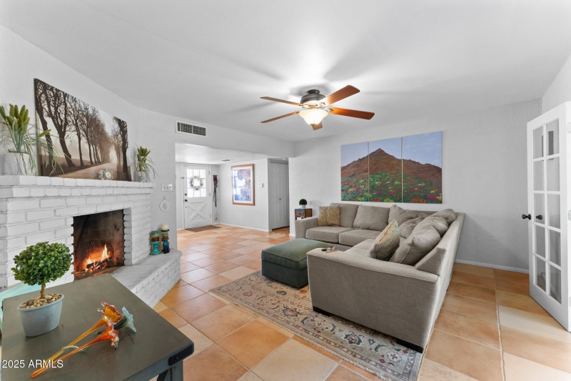 008-living-room