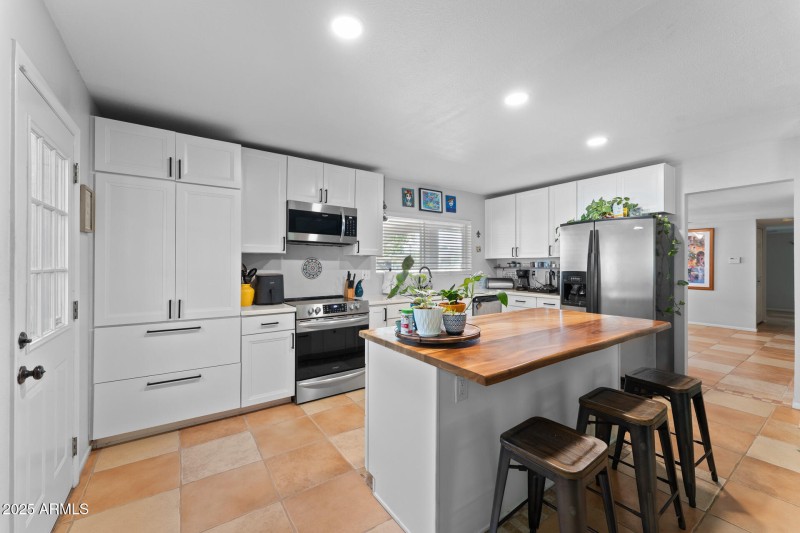 013-kitchen