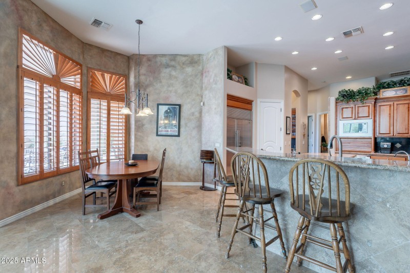 21-web-or-mls-Mountain Stone-21