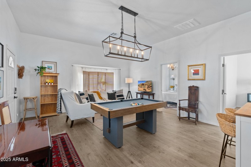 Guest House w/ 2 Bedrooms