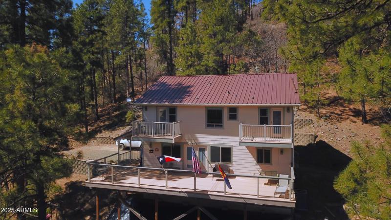 2 balconies