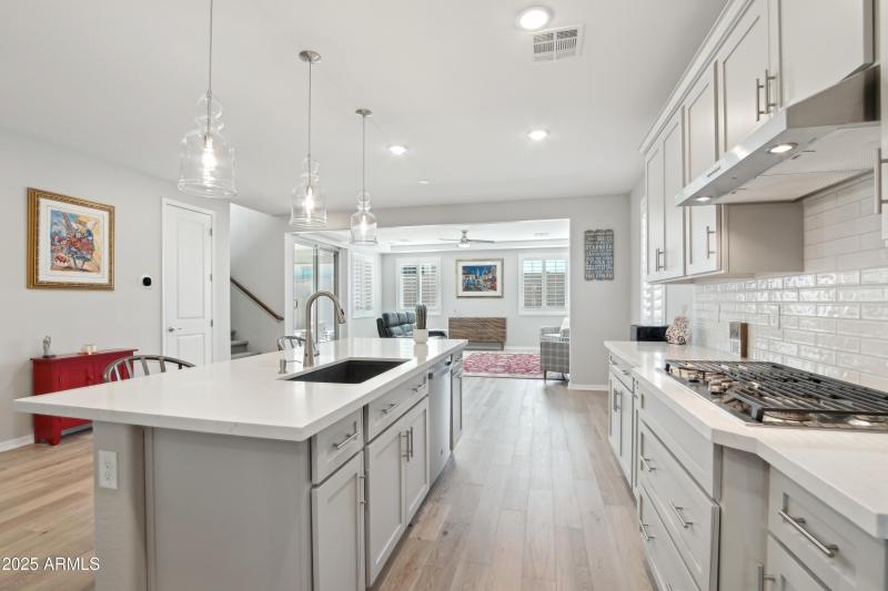 14-print-N Pioneer Dr-2604-014