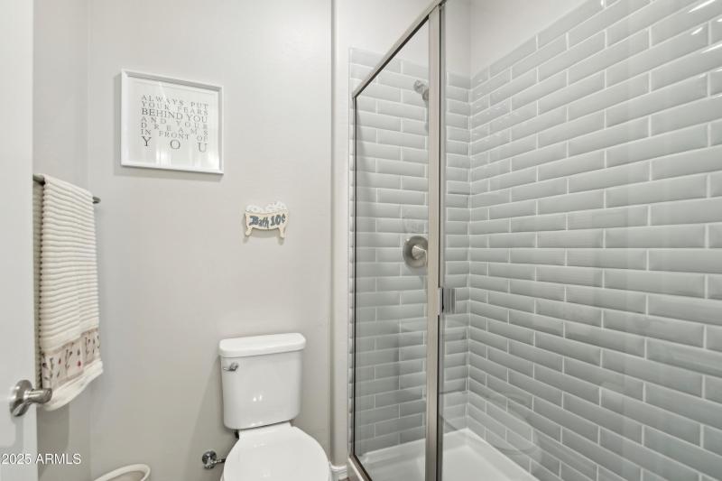 29-print-N Pioneer Dr-2604-029