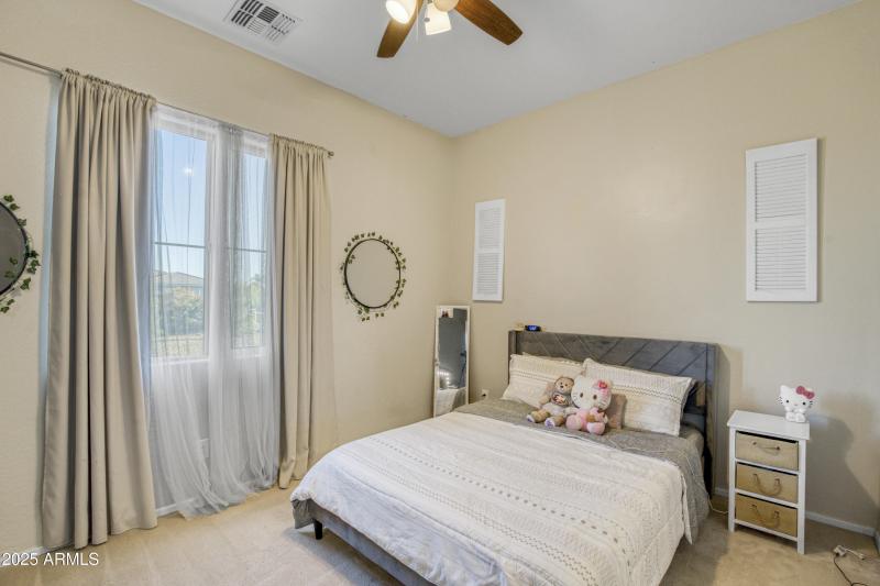 Guest/Multi-Gen Suite (Bedroom)