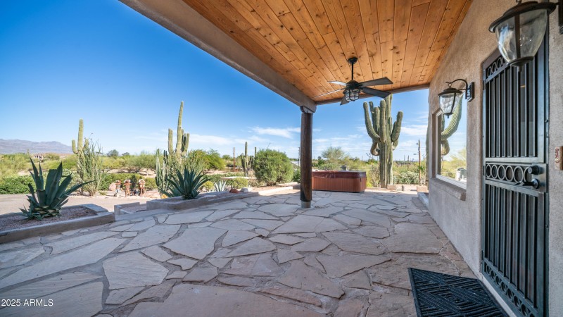 612 N Signal Butte Rd Exterior Photos-21