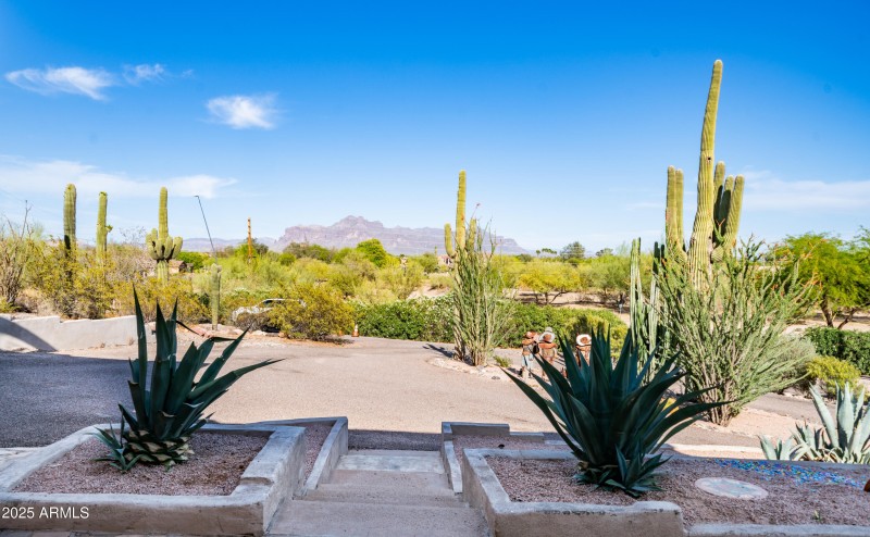 612 N Signal Butte Rd Exterior Photos-23