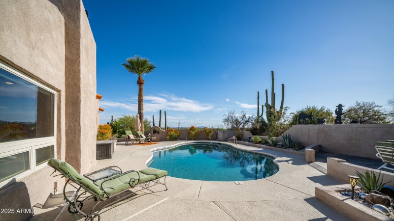 612 N Signal Butte Rd Exterior Photos-26