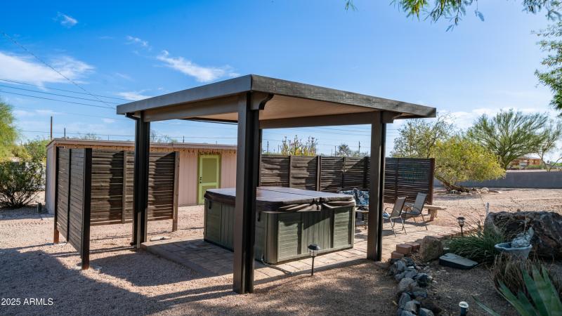 612 N Signal Butte Rd Exterior Photos-48