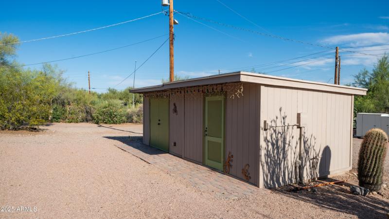 612 N Signal Butte Rd Exterior Photos-53