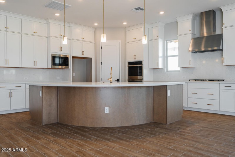 Tri Pointe Waterston Central 451 - Kitch
