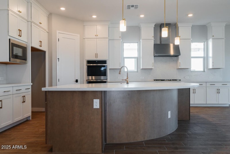 Tri Pointe Waterston Central 451 - Kitch