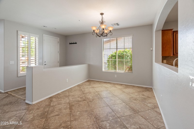 Dining Room (18 x 11)