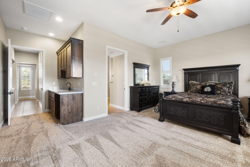 19-Primary Bedroom (2)