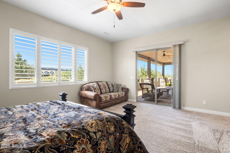 22-Primary Bedroom (5)