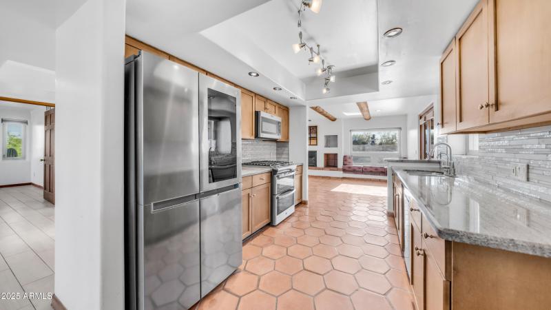 612 N Signal Butte Rd (11)