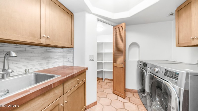 612 N Signal Butte Rd (12)