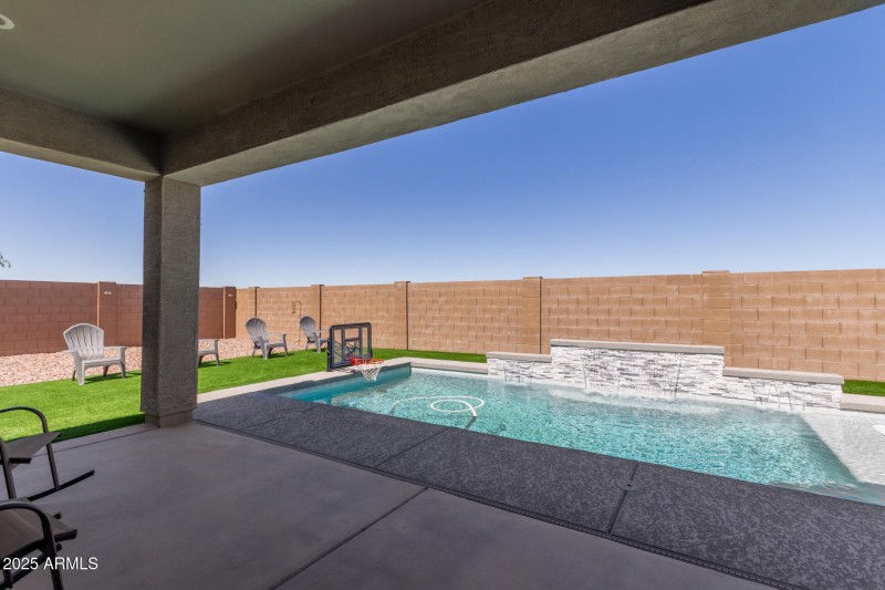 Oversize Patio