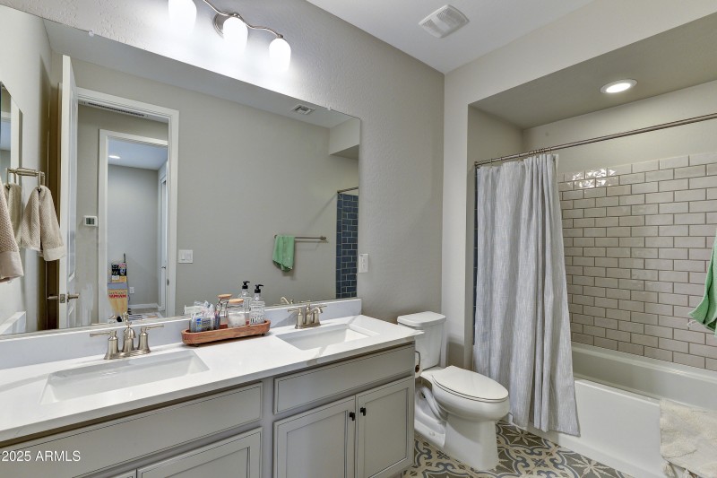 012_Bathroom