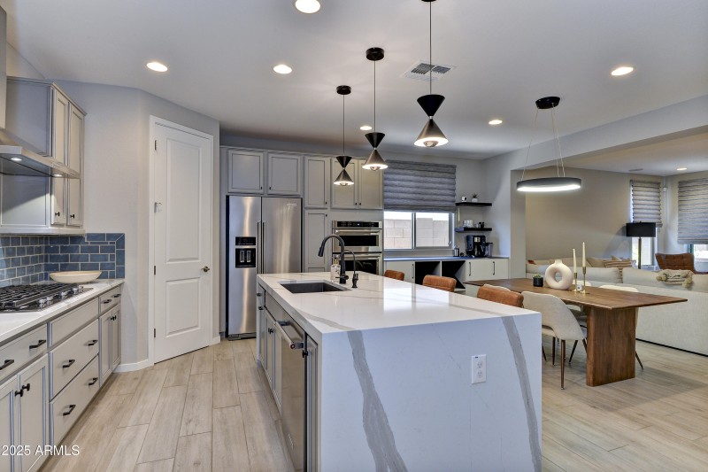 003_Kitchen