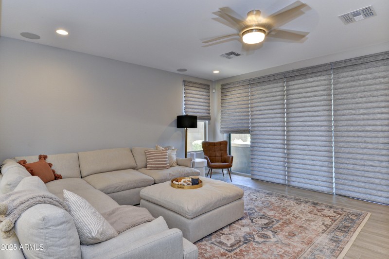 007_Living Room