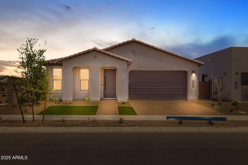 1)FRONT OF HOME_