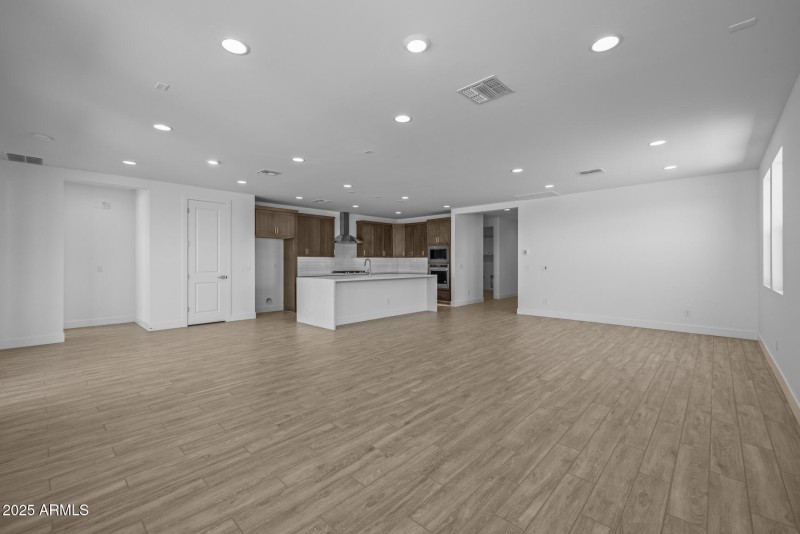 7)GREAT ROOM