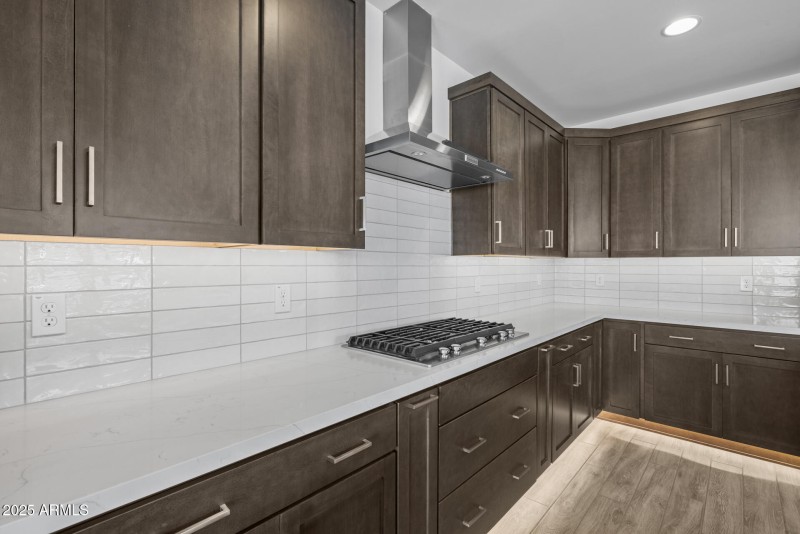 12)KITCHEN