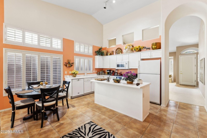 Kitchen & Breakfast Nook