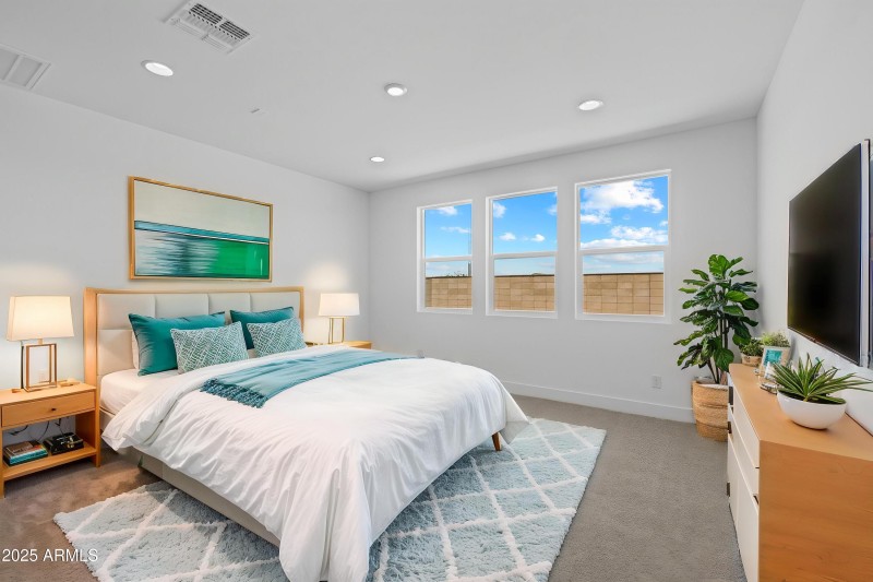 15)MASTER BED_