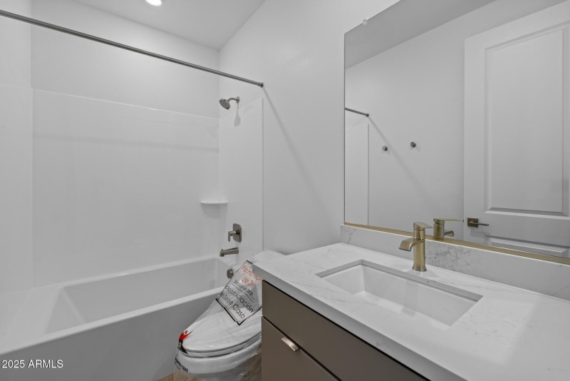 20)BATH 2