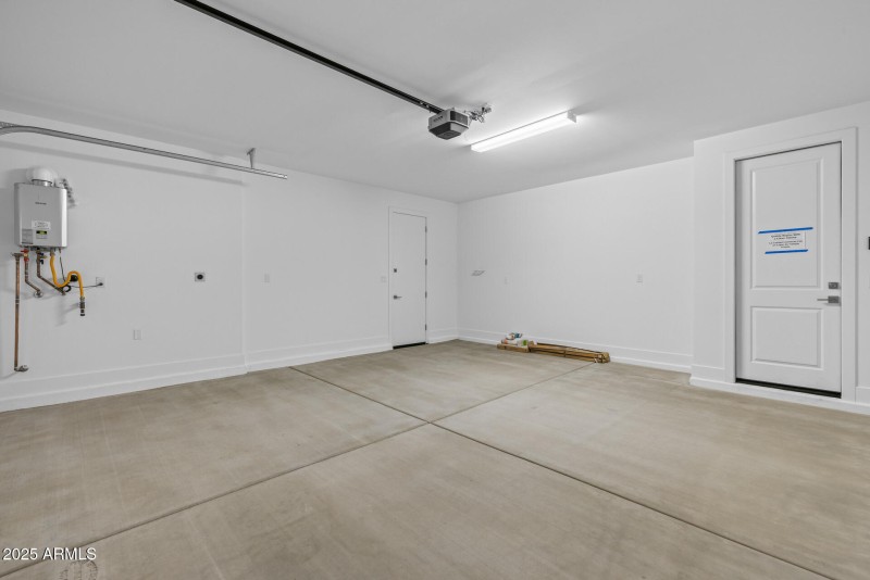28)GARAGE
