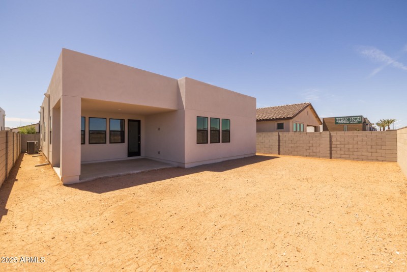 29)BACK OF HOME