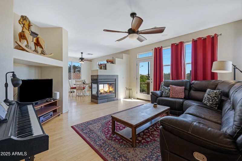 1281 E Frances Ln-6