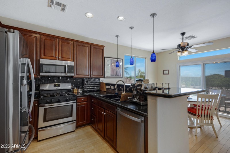 1281 E Frances Ln-16