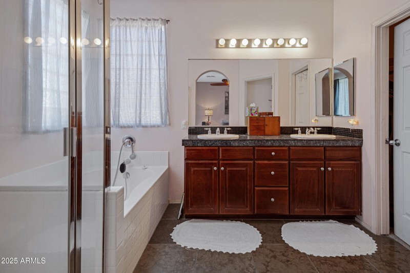 1281 E Frances Ln-20