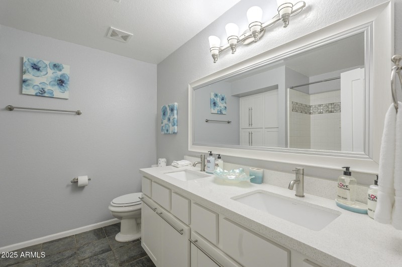 Guest Bath 4