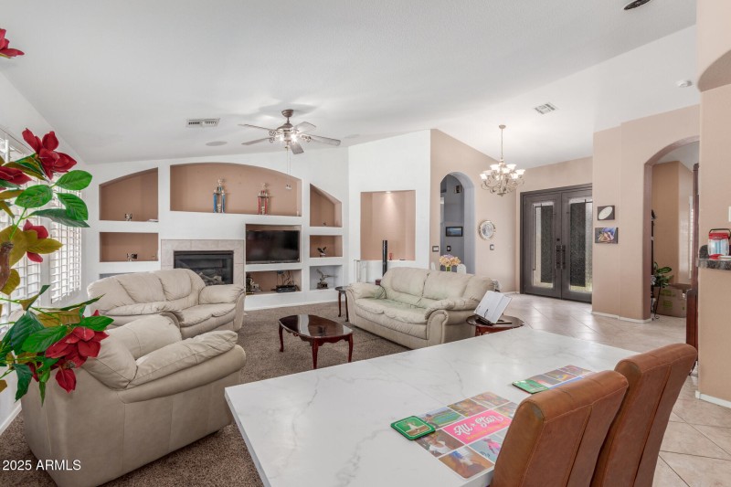 14 Hope family room