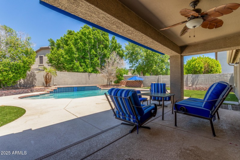 53 Hope Outdoor patio area