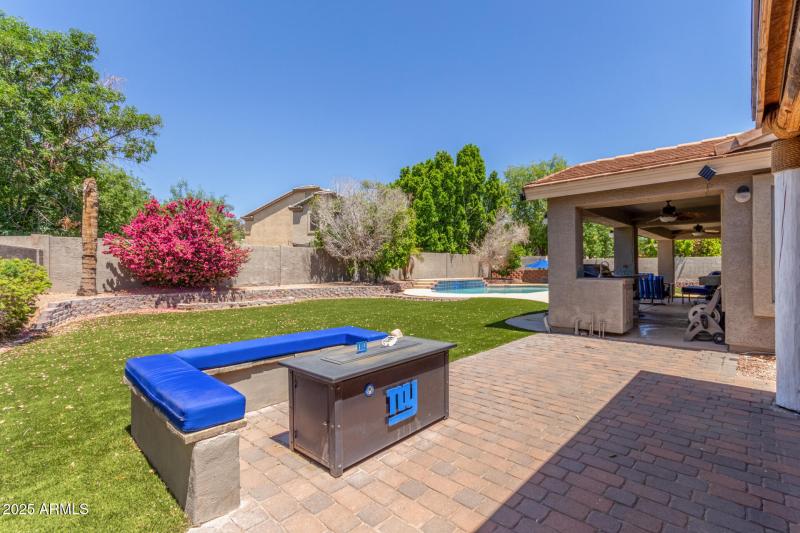 57 Hope backyard additional sitting area