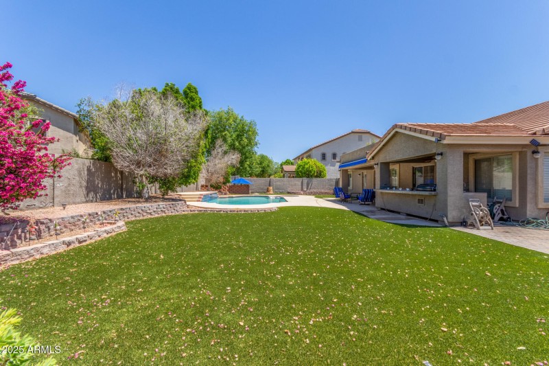 65 Hope Backyard with artifical turf