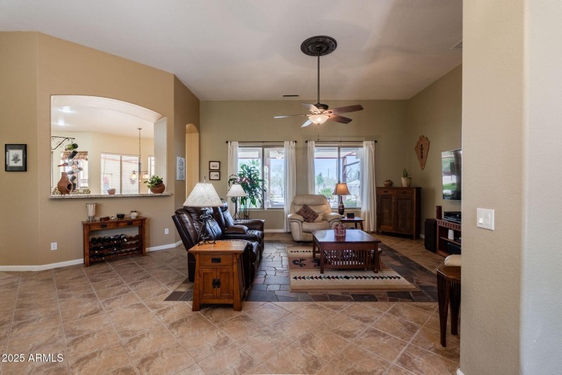 008_Family Room