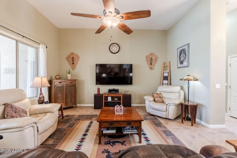 009_Family Room