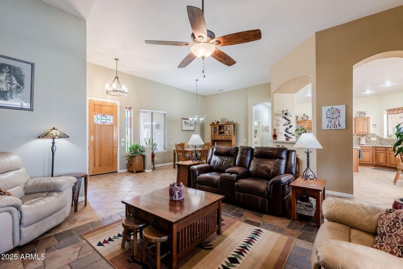 011_Family Room
