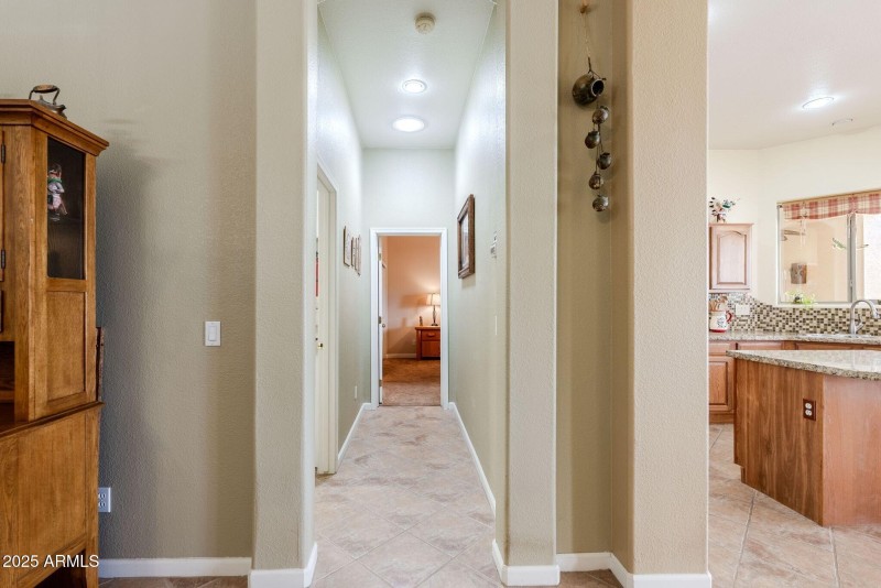 028_Hallway