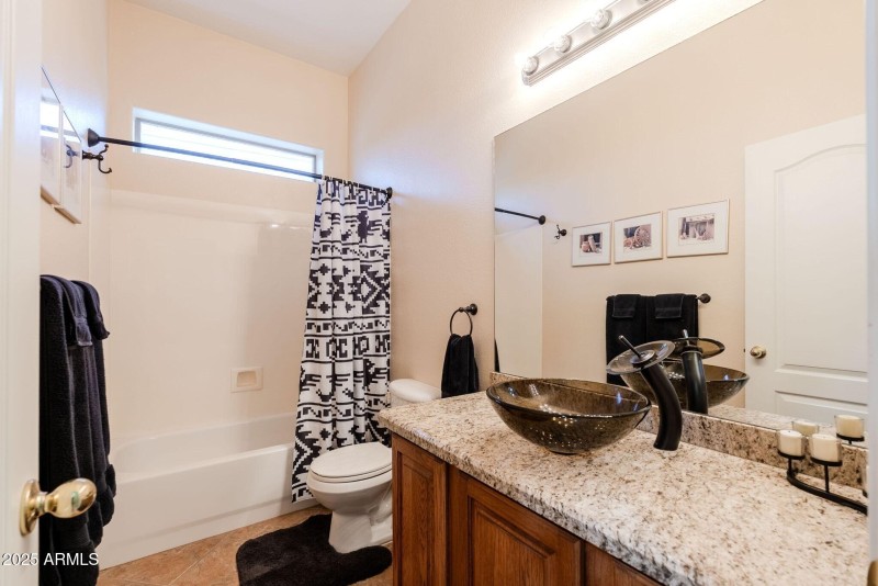 036_Bathroom 3