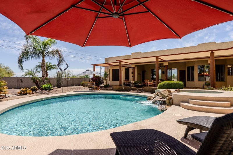 057_Gorgeous Pool and Spa