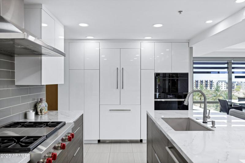 Spacious Kitchen with Extra Storage