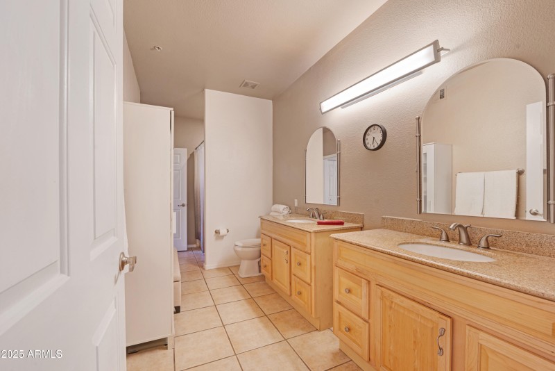 3236ChandlerBlvd-41
