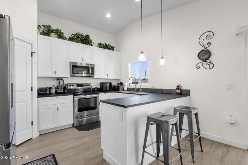 10-web-or-mls-3806-n-23rd-ave