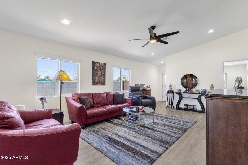 8-web-or-mls-3806-n-23rd-ave